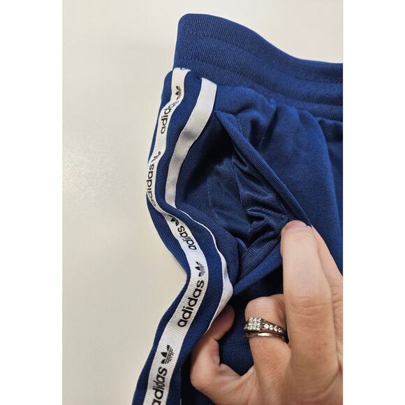 adidas Originals Boy's Micro Tape 3-Stripe Athletic Shorts M ? Collegiate blue - Picture 6 of 8